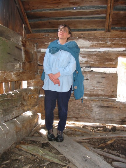 432x576 pixels (75K)